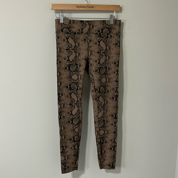 KORAL Drive snake print stretch jacquard leggings High Rise Light Brown Sz M - Picture 3 of 13